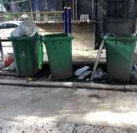 老舊小區(qū)成垃圾分類“死角”，部分小區(qū)未設(shè)四色分類垃圾桶
