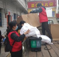 千個分類垃圾桶分發(fā)入戶，加強(qiáng)村民環(huán)保意識